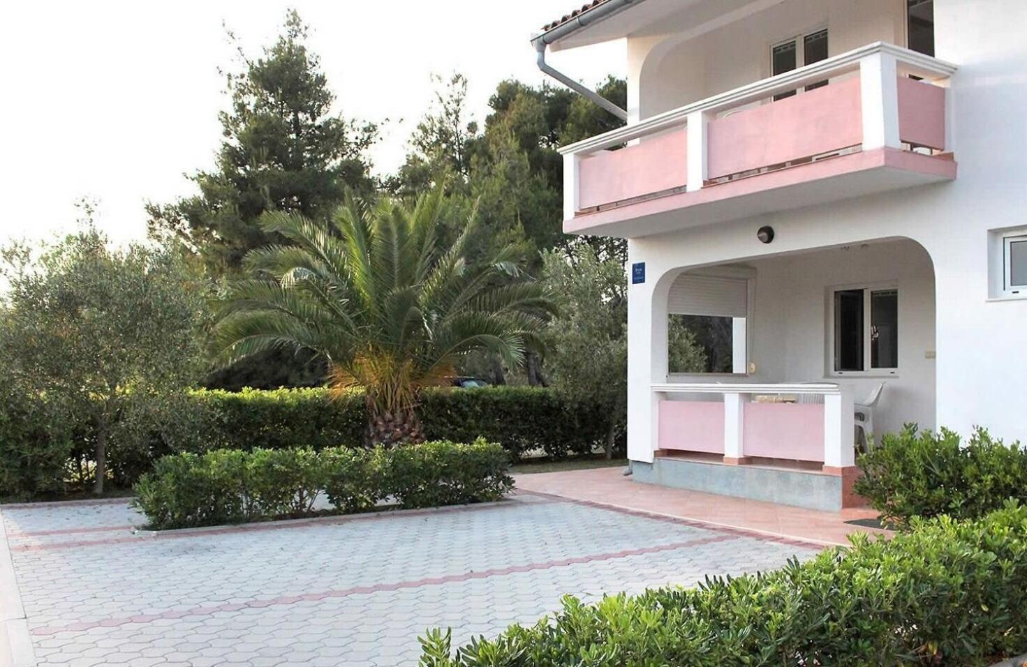 Vink Apartment *